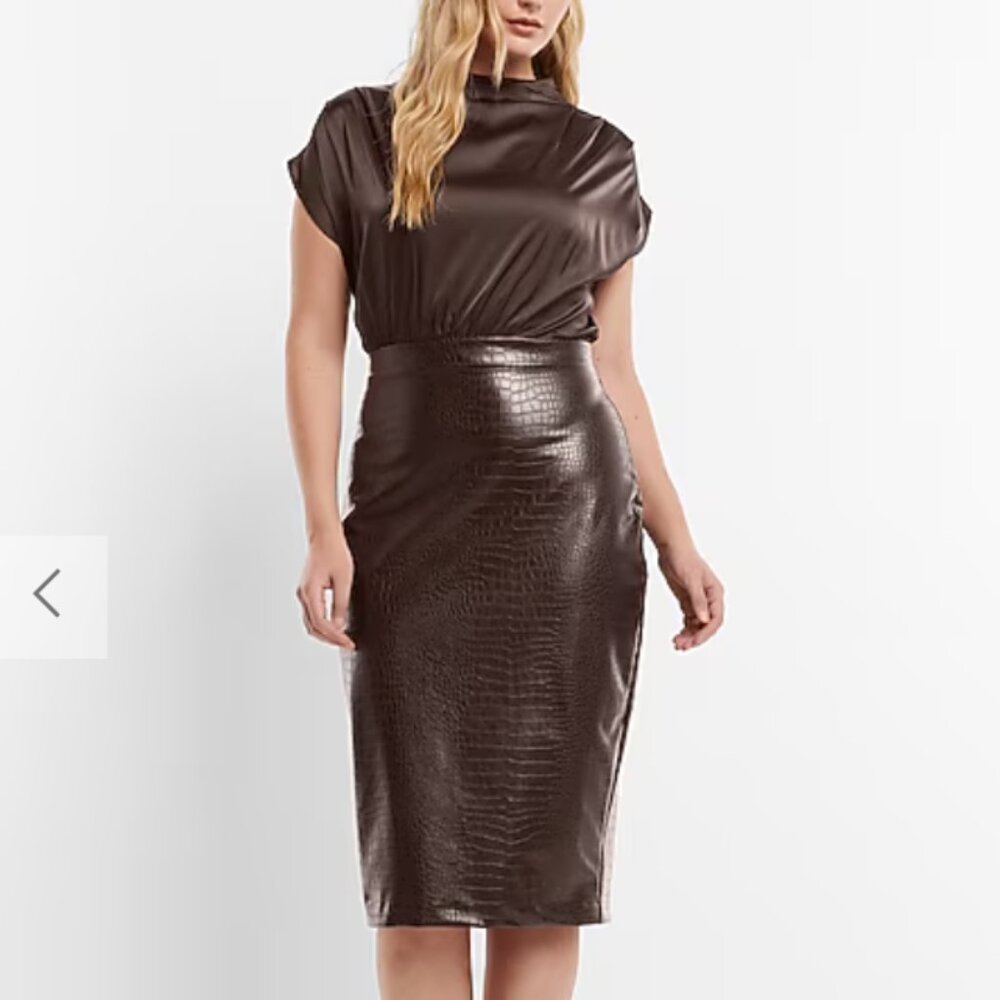 One Piece Brown Croc. Dress in Expresso Petite